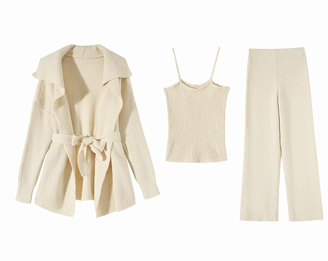 картинка Комплект магазин Одежда+ являющийся официальным дистрибьютором в России 